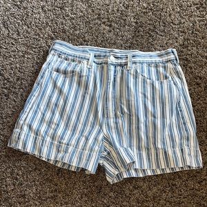 American eagle womens size 8 blue and white striped shorts